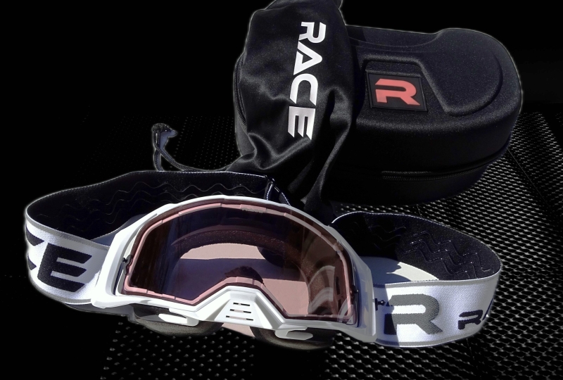 HOLESHOT X – SHINY WHITE (BLACK)