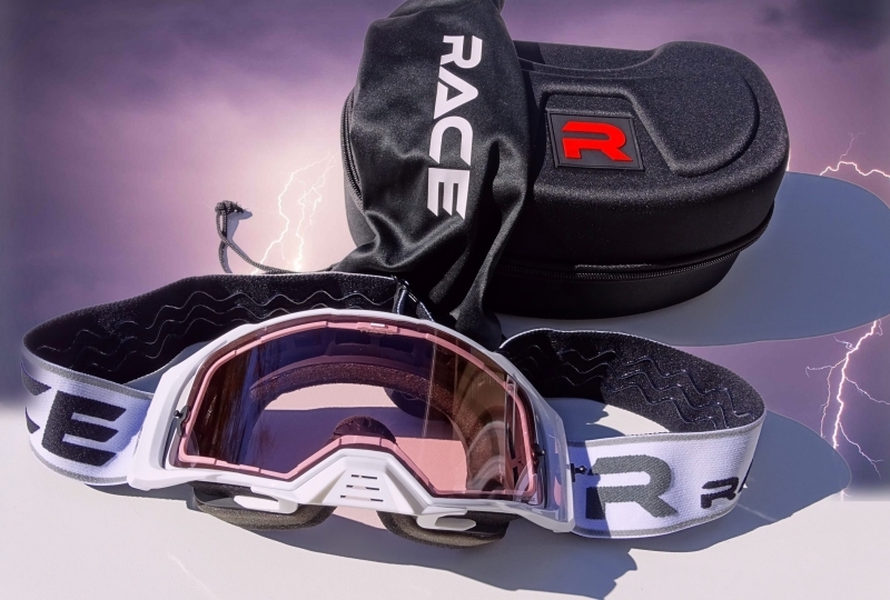 HOLESHOT X – SHINY WHITE (BLACK)